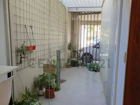 Oficina en venta,&nbsp; La Plata. La oficina se encuentra al frente en planta baja ubica...