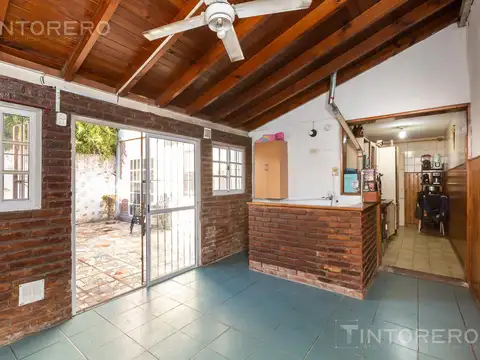 VENTA CASA 4 AMBIENTES HURLINGHAM APTA CREDITO