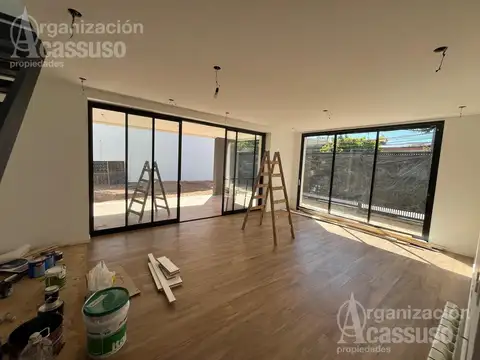 Depto Tipo Casa 4 ambientes con 2 baños