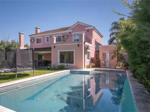 Venta Casa 4  dorm. Haras de Santa María Escobar