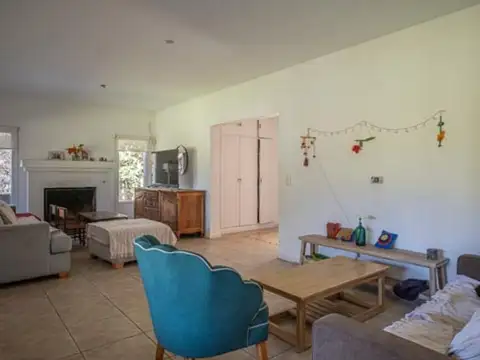 Casa 5 ambientes con 3 baños