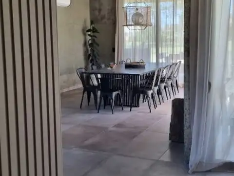 Casa en Venta en Area 60, USD 400.000