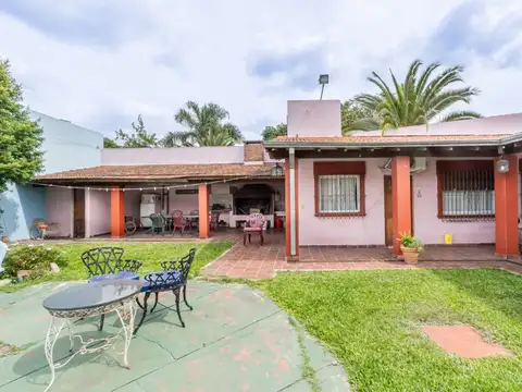 Casa en Venta con 4 cocheras