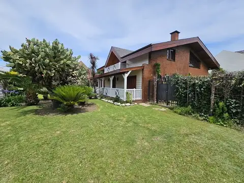 NUEVO VALOR - CHALET BARRIO EX MALIBU - ESTILO TEXANA