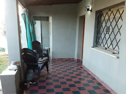 Casa 2 ambientes con 1 baño