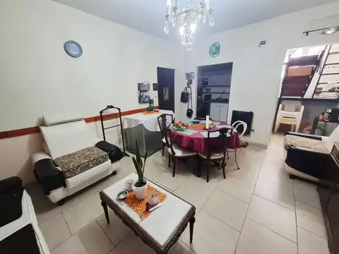 Departamento tipo casa de 3 amb en Parque Avellaneda