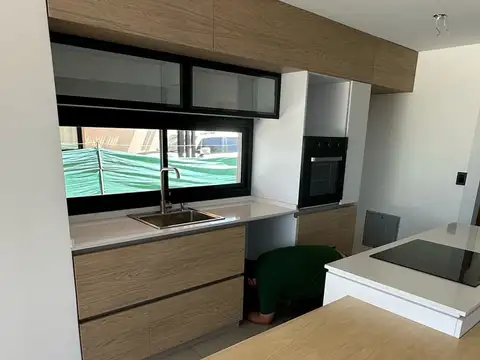 Casa 6 ambientes con 3 baños