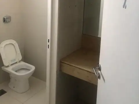 Oficina en Alquiler al Norte