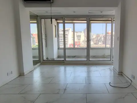Dos amb con escritorio. Muy luminoso. Piso alto! Balcón con cerramiento