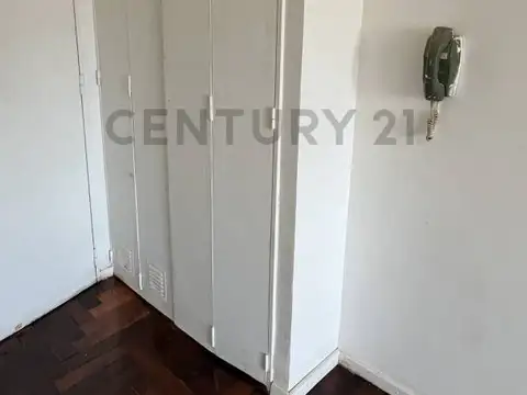 Venta Monoambiente Balvanera. Refaccionado. Luminoso