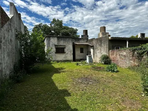 Casa 3 ambientes con 1 baño