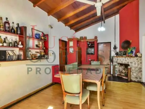 Casa 5 ambientes con 3 baños