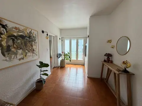 ALQUILER 24 MESES | DEPARTAMENTO 4 AMBIENTES CON PARRILLA Y ESPACIO DE COCHERA.