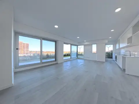 Departamento en Oportunidad con Jardín - Remeros Beach