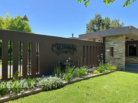 Casa en Venta en California Village, USD 180.000