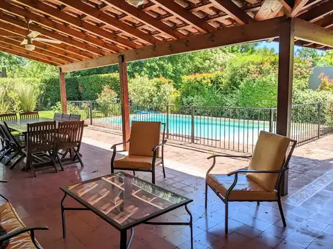 Casa 7 ambientes con 4 baños