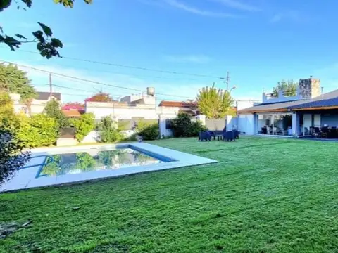 Venta! Casa de 4 ambientes  Haedo-