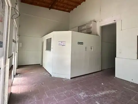 Edificio comercial en venta - 2 Salas de Espera 6 Consultorios - 333Mts2 - La Plata