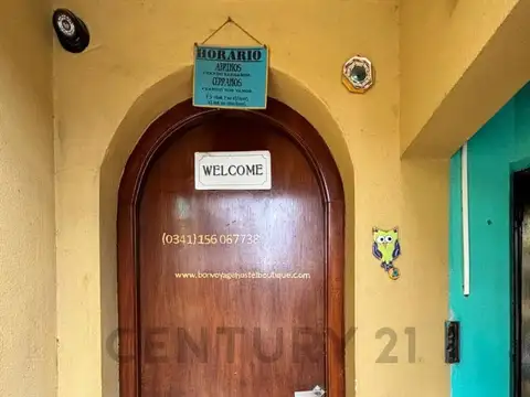 Casa 8 ambientes con 2 baños