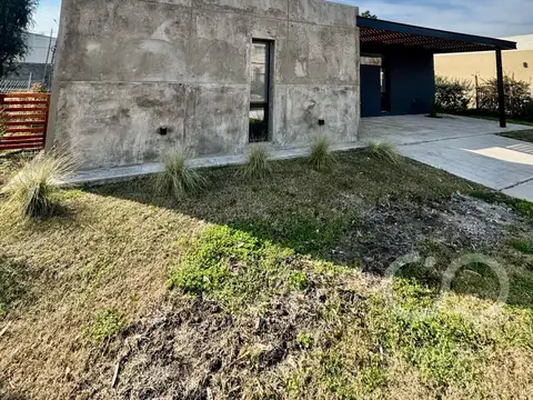 OPORTUNIDAD CASA EN VENTA SANTA EMILIA (PILAR)