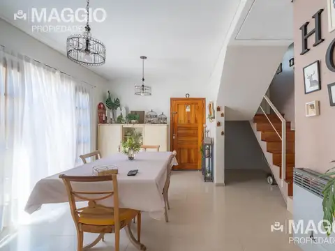Depto Tipo Casa en Venta de 4 ambientes