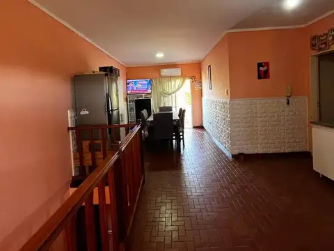 SE ALQUILA PLANTA ALTA 3 DORMITORIOS BARRIO ROMA