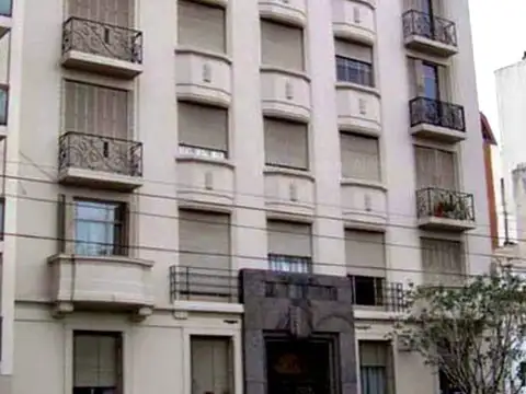 Av Diaz Velez 4000, Piso 4