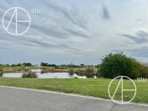 Terreno en Venta en El Cantón - Barrio Islas, USD 85.000