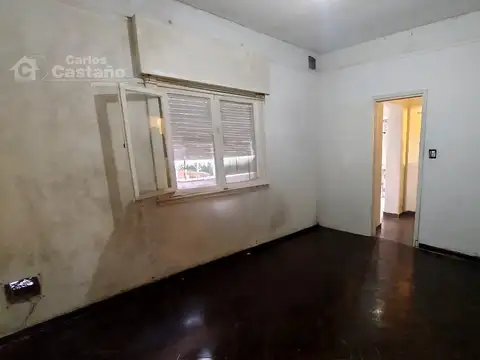 Monoambiente con Patio Común, Sin Expensas Ideal para Reciclar.