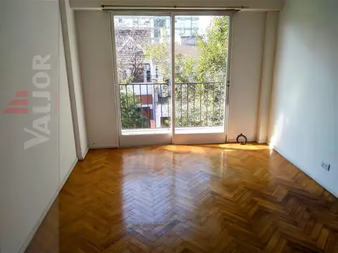 Monoambiente en alquiler al frente c/balcón