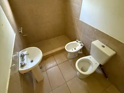 Dos Casas con Pileta sobre un Lote de 1.525 m² en Barrio Parque La Verdad – Ideal para Inversión o Vivienda Multifamiliar