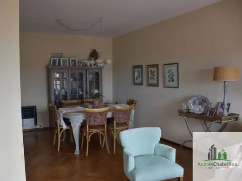 Hipólito Irigoyen 1000