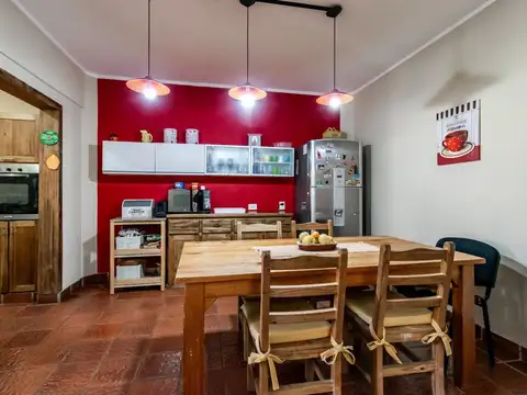 Casa 6 ambientes con 3 baños