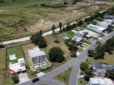 Retasado Lote financiable en Estancia Smithfield Zarate