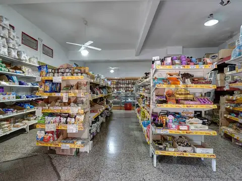 Casa 5 ambientes con 2 baños