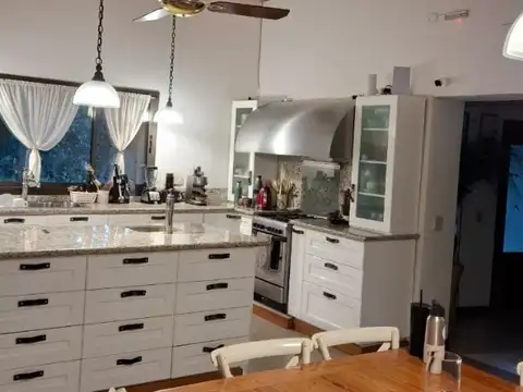 Casa en Venta en Villa De Las Rosas, USD 460.000