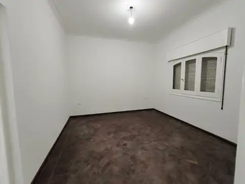 Casa al frente de 3 dormitorios con patio y terraza en españa y hospitales Rosario