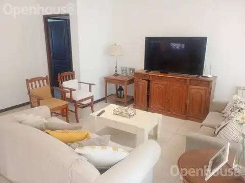 Casa en Alquiler Temporal con 1 cochera