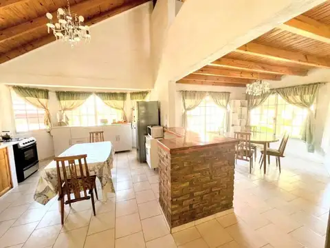 Casa 5 ambientes con 1 baño