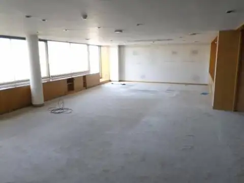 Oficina en Venta con 5 cocheras