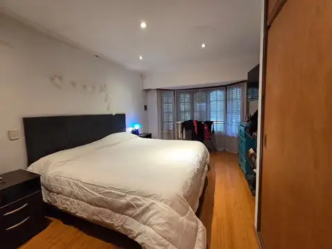 VENTA CASA  3 AMBIENTES CON JARDIN Y TERRAZA