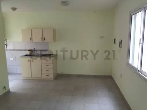 Cacciolo 100, Piso 0