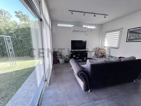 9 e/ 58 y 60 (ex 39 esquina 150) Villa del Plata , Piso 0