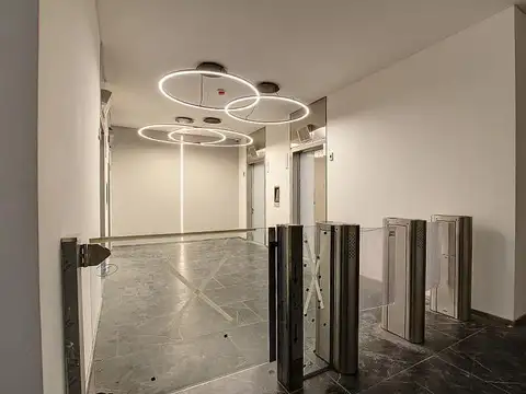 Oficina en Venta con 5 cocheras