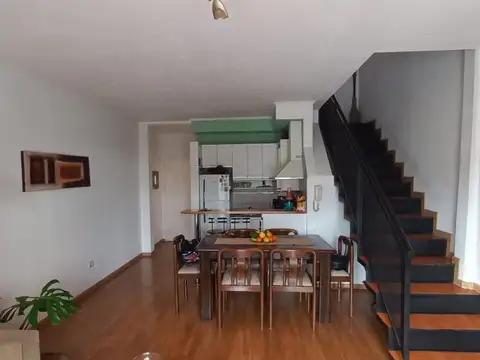 Depto Tipo Casa en Venta de 4 ambientes