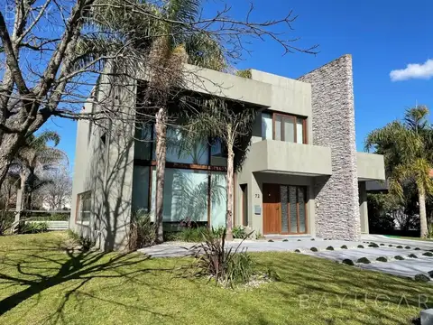 Venta - Casa en Abril Club De Campo - Berazategui