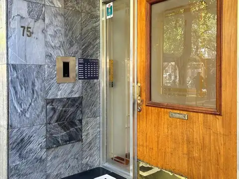 Peatonal Sarmiento  75