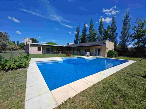 ALQUILER TEMPORARIO ENERO/FEBRERO- CASA CON PILETA