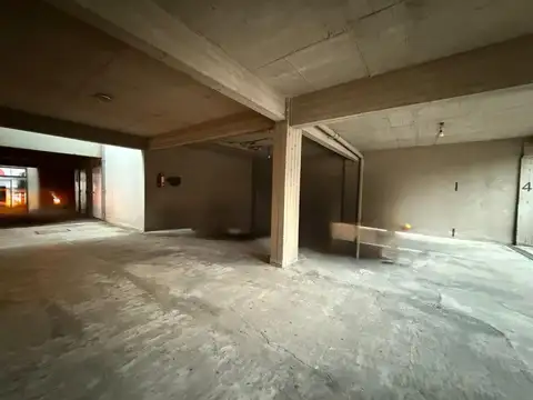 VENTA DE COCHERA CUBIERTA, REMEDIOS DE ESCALADA