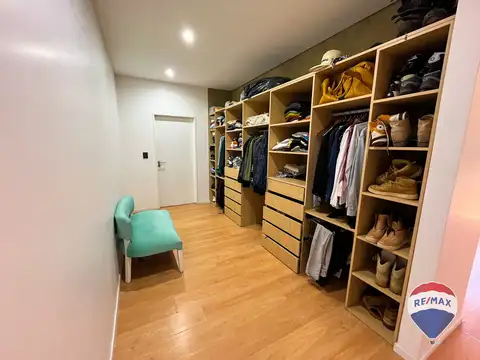 CASA 6 AMBIENTES EN VENTA EN LAGOS DE CANNING